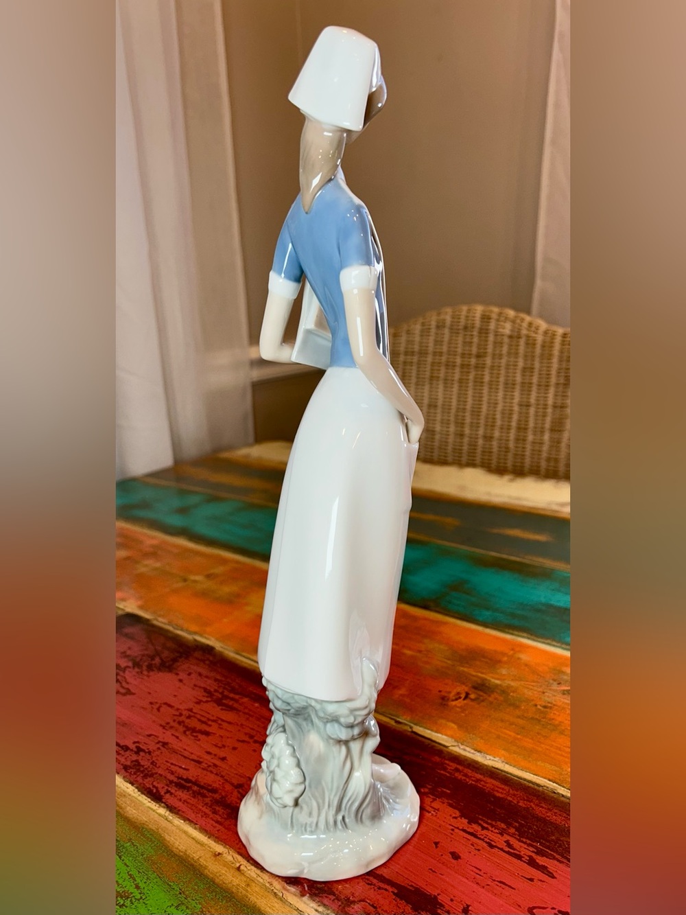 Vintage Lladró Porcelain Nurse Figurine 4603 Blue Bellflower Stamp Marked Spain - Picture 6 of 16